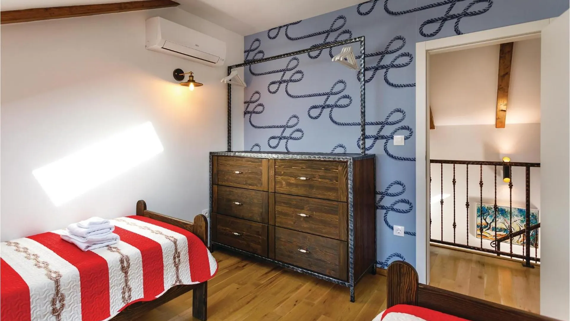 4 Bedroom Beautiful Home In Omišalj Casa de Férias