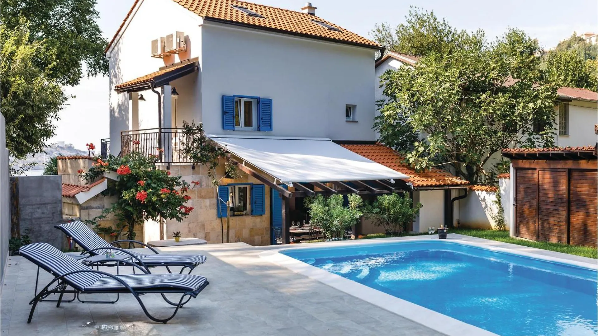 Prázdninový dům 4 Bedroom Beautiful Home In Omišalj