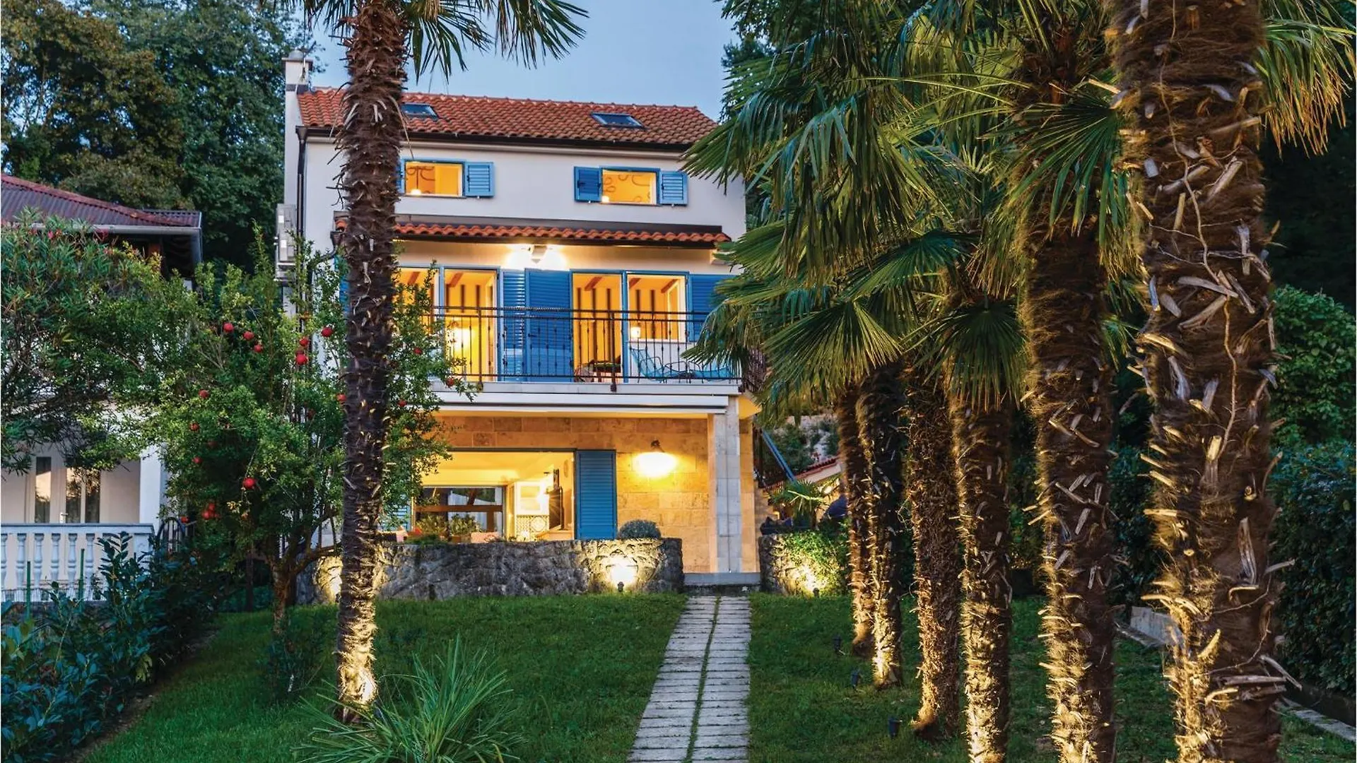 4 Bedroom Beautiful Home In Omišalj 0*,