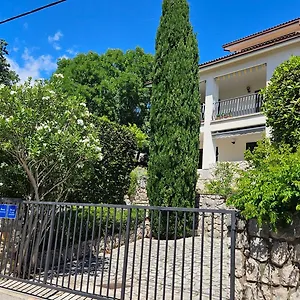 Apartment 4u, Omišalj